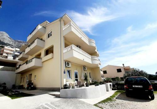 Apartments Akmadzic