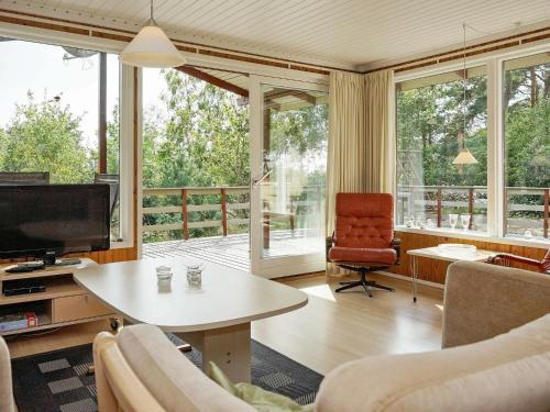 Three-bedroom Holiday Home In Aakirkeby 10