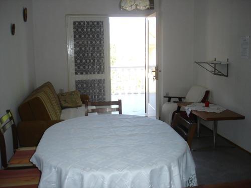 Silo Apartment 9