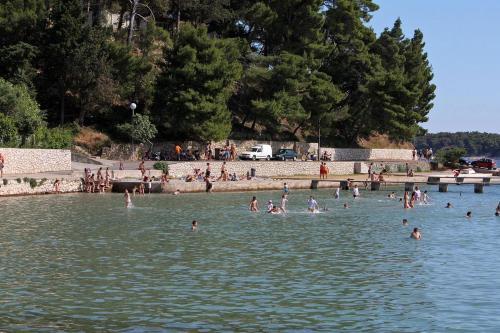 Apartments By The Sea Banjol (rab) - 4965