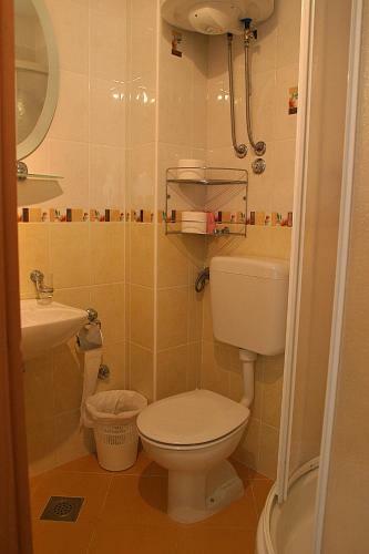 Hostal Apartments Belas