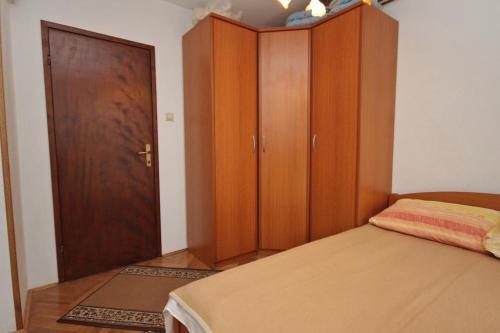 Apartment Malinska 5353a
