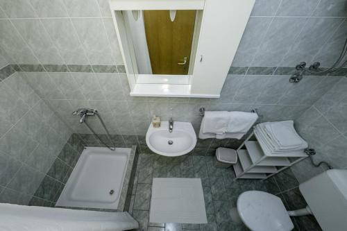 Apartments With A Parking Space Banjol (rab) - 5041