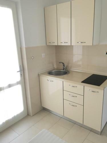 Apartments By The Sea Barbat (rab) - 4978