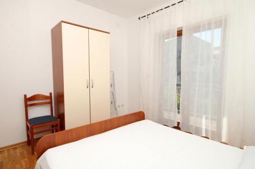 Apartments With A Parking Space Jelsa (hvar) - 8765