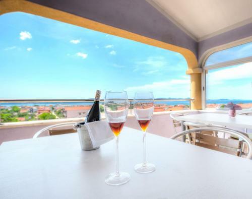 Hostal Mareta Guesthouse