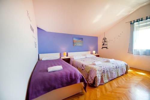 Hostal Mareta Guesthouse
