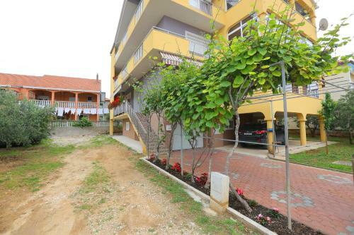 Hostal Mareta Guesthouse
