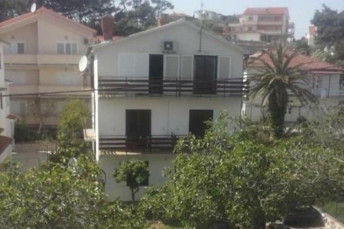 Hostal Apartments With A Parking Space Banjol (rab) - 11021