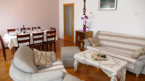 Apartamentos House Helena