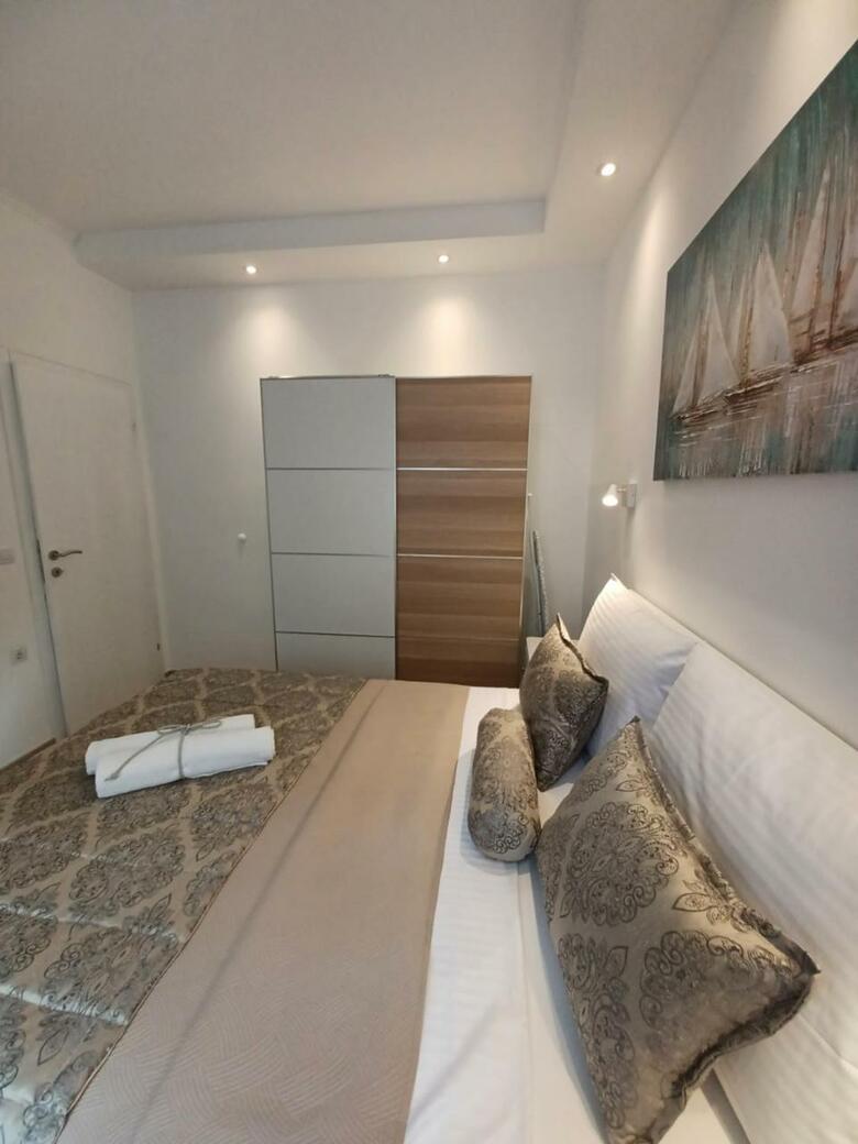 Hostal Placeta Apartments