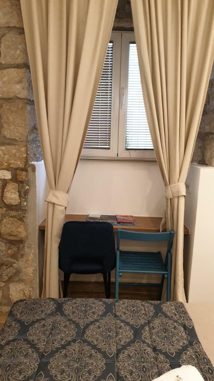 Hostal Placeta Apartments