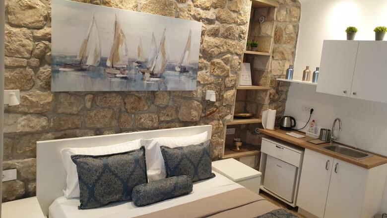 Hostal Placeta Apartments