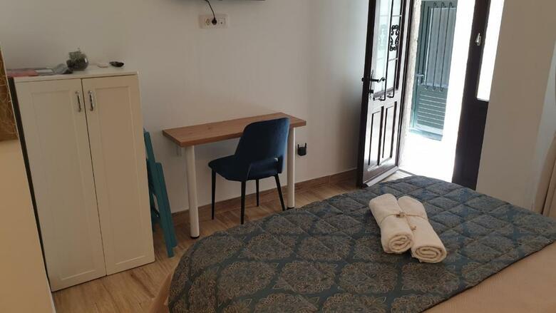Hostal Placeta Apartments