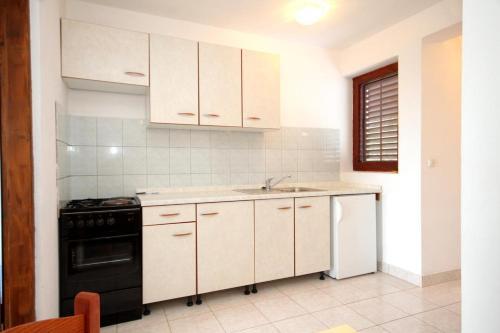 Apartment Novalja 9335c