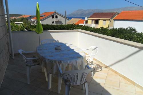 Apartment Povlja 715a