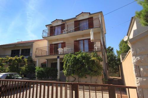 Apartments By The Sea Rogoznica - 9127