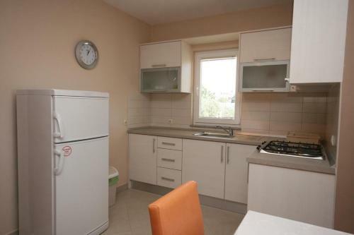 Apartment Novalja 3294b