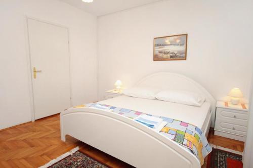 Apartments With A Parking Space Vodice - 5890