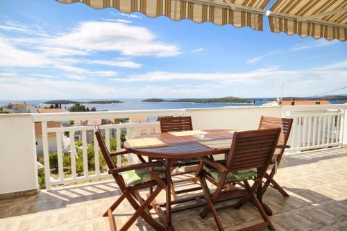 Apartments With A Parking Space Hvar - 5719