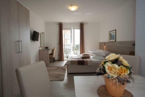 Apartments Bota