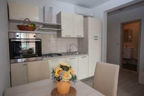 Apartments Bota