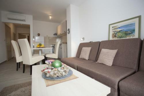 Apartments Bota