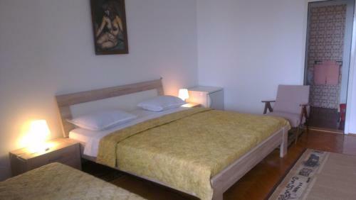 Hostal Rooms Krni?
