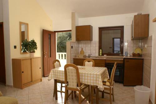 Apartment Splitska 2889b