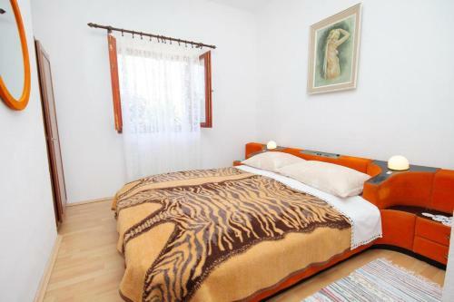 Apartments With A Parking Space Novi Vinodolski - 5600