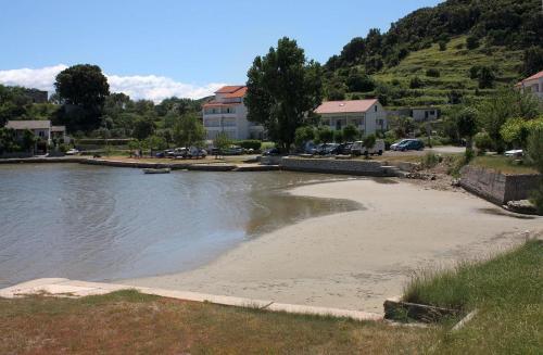 Apartment Supetarska Draga - Donja 2019a