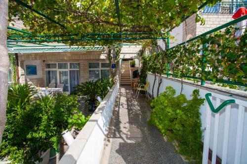 Apartments Villa Jarak