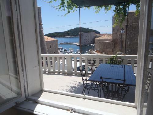 Old Town Vintage Apartment