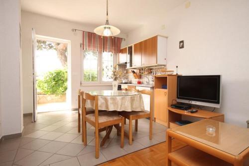 Apartments With A Parking Space Jelsa (hvar) - 8732