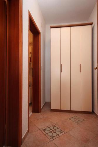 Apartments With A Parking Space Jelsa (hvar) - 8732