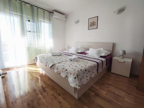 Apartments De La Marina