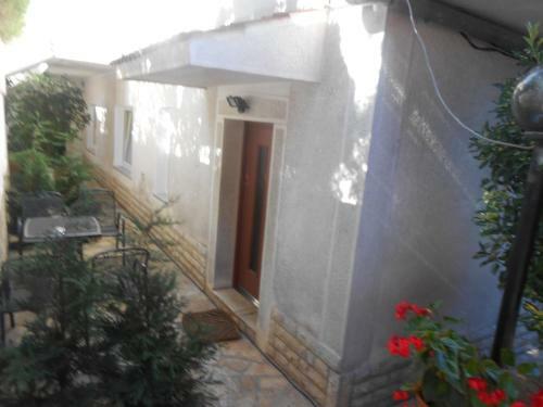 Apartments And Rooms Lago Rupa