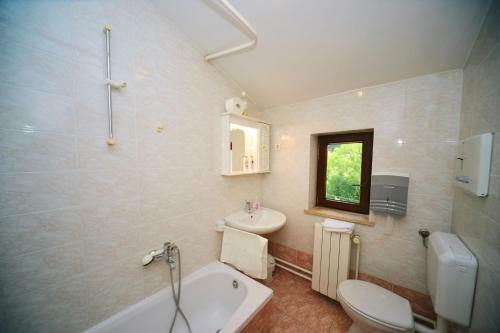 Apartments And Rooms Lago Rupa