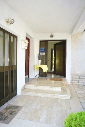 Apartments And Rooms Lago Rupa