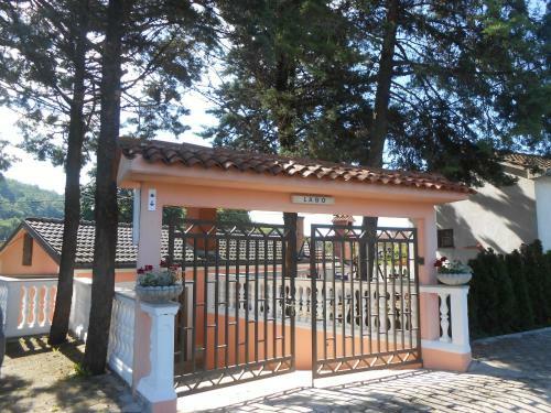 Apartments And Rooms Lago Rupa