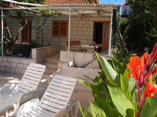 Apartments Lumbarda Beach