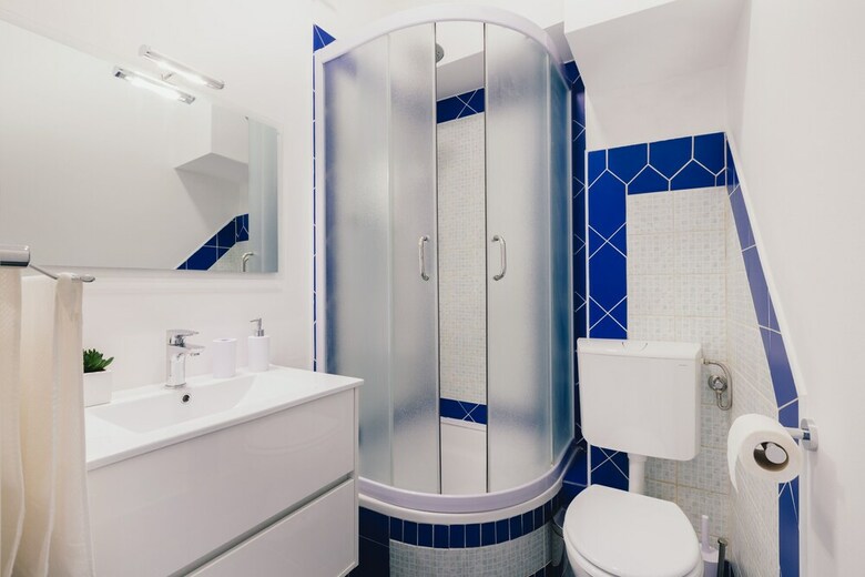 D&a Center Apartments