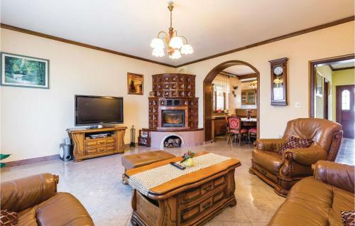 Holiday Home Jurdani 02