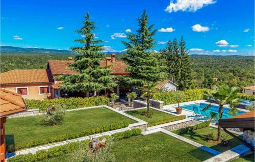 Holiday Home Jurdani 02