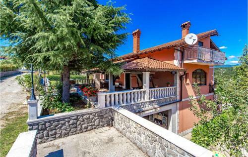 Holiday Home Jurdani 02