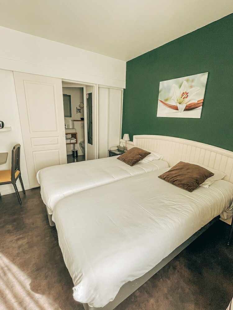 Garden Hotel