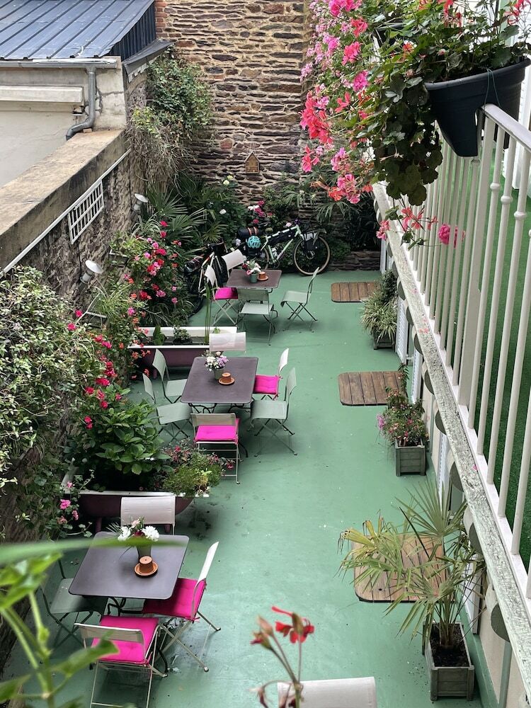 Garden Hotel