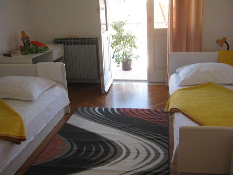 Apartments And Rooms Artemida