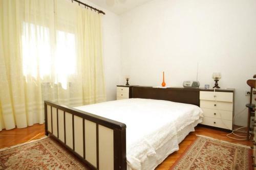 Apartment Ugljan 8404a