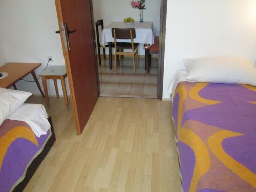 Apartments Vrkljan